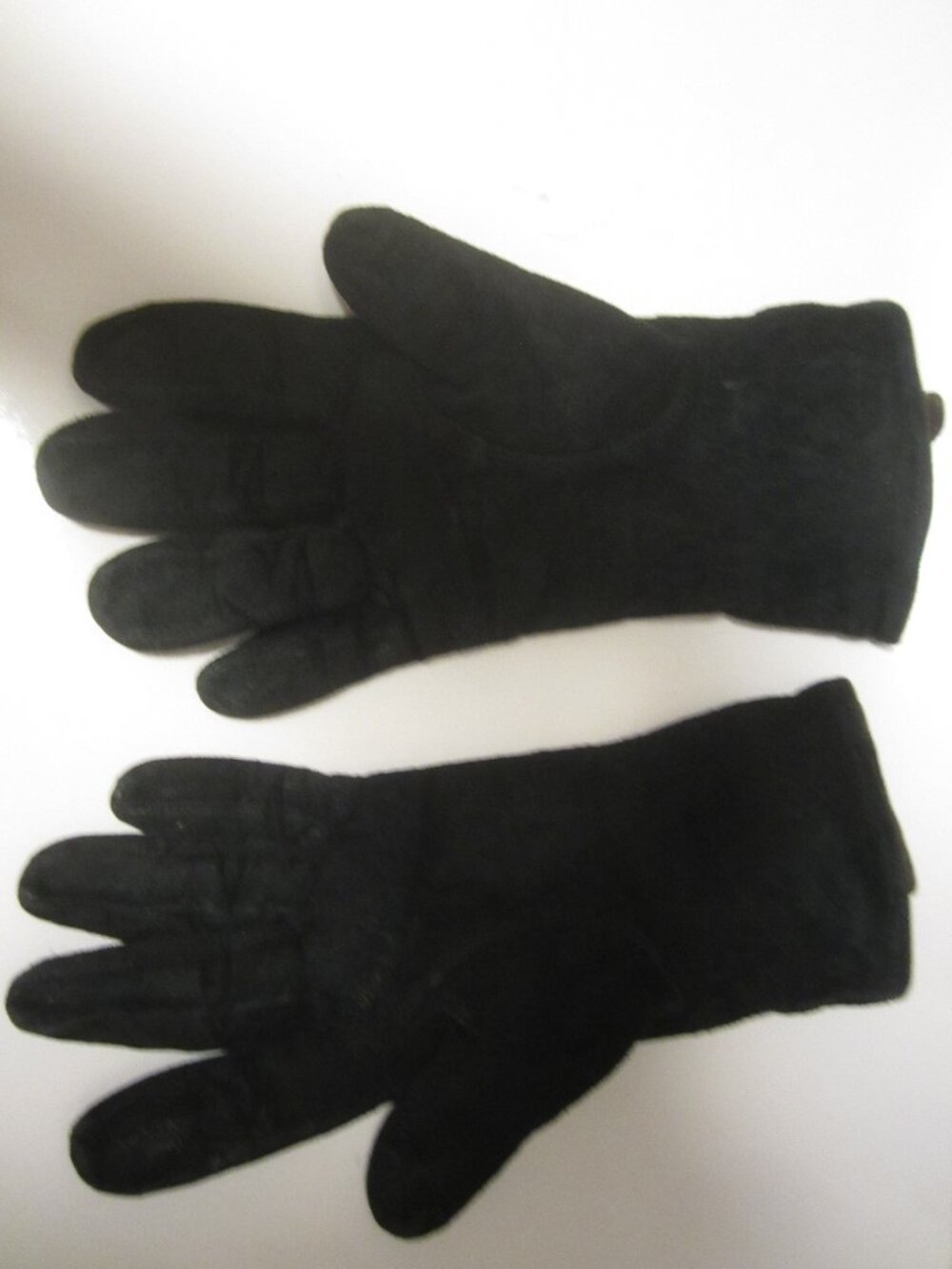 Gloves - Picture 3 of 3